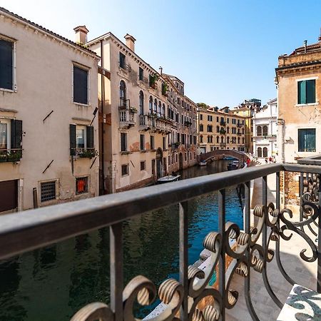 Ln Luxe Apartment Venice Canal View Экстерьер фото
