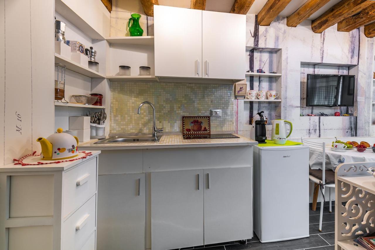 Ln Luxe Apartment Venice Canal View Экстерьер фото