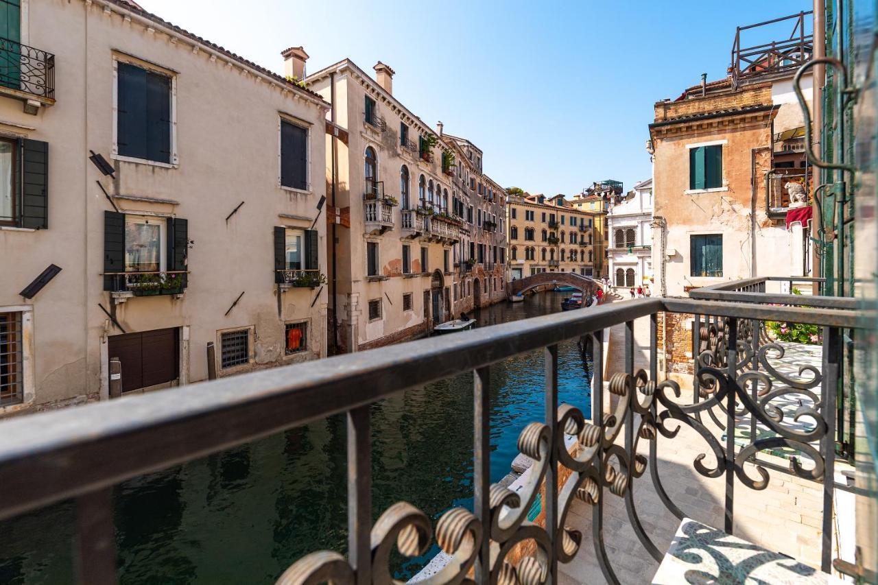 Ln Luxe Apartment Venice Canal View Экстерьер фото