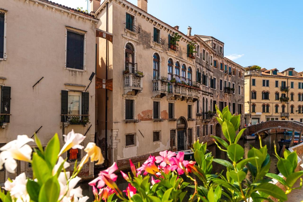 Ln Luxe Apartment Venice Canal View Экстерьер фото